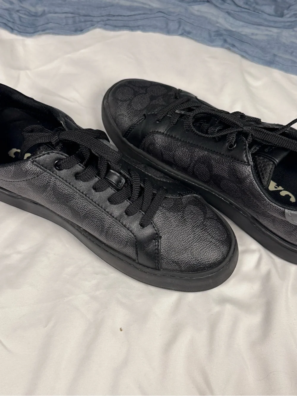 Coach Women’s 8.5 Black Signature Logo Low Top Sneakers Lace Up Shoes - Unisex
